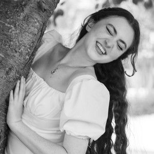 Meet your Posher, Leila